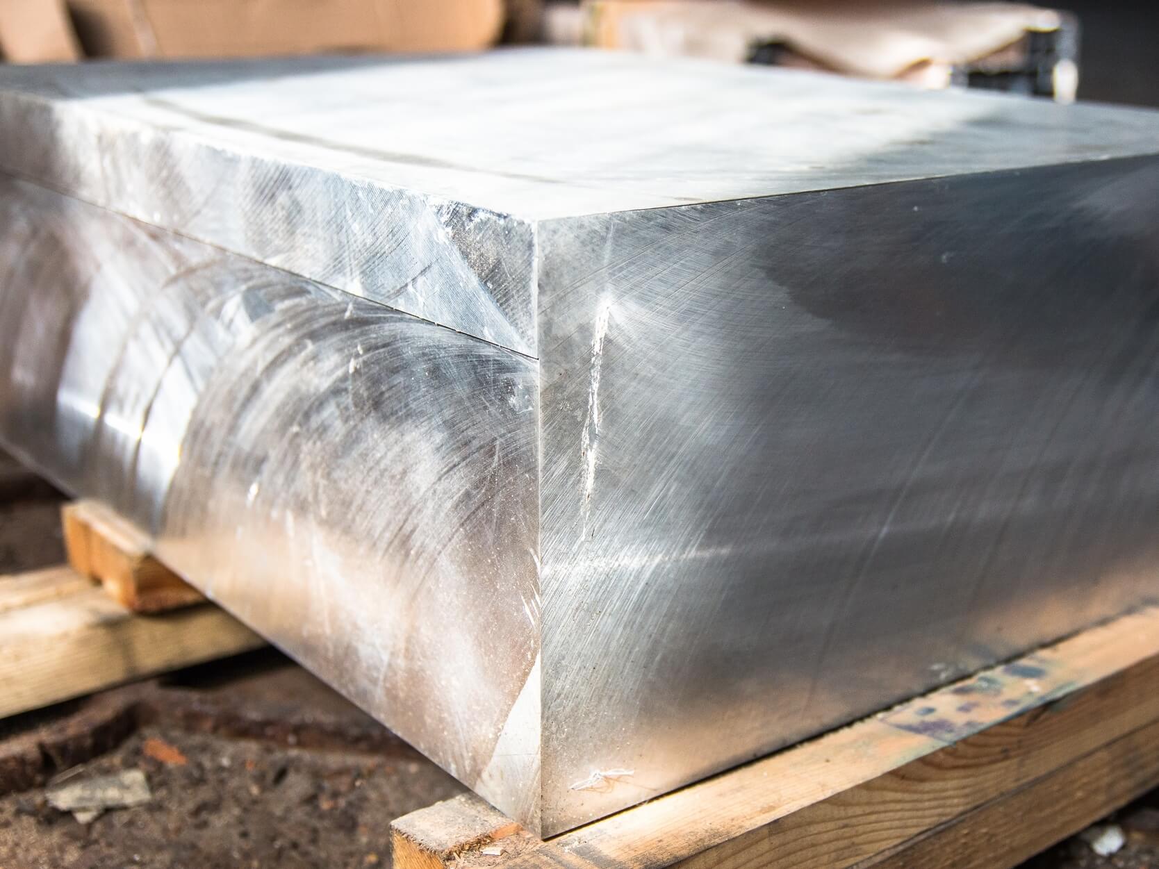 Плита алюминиевая